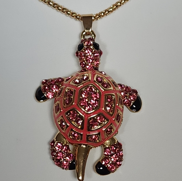 Betsey Johnson Jewelry - BETSY JOHNSON Gold and Pink Turtle Pendant Necklace